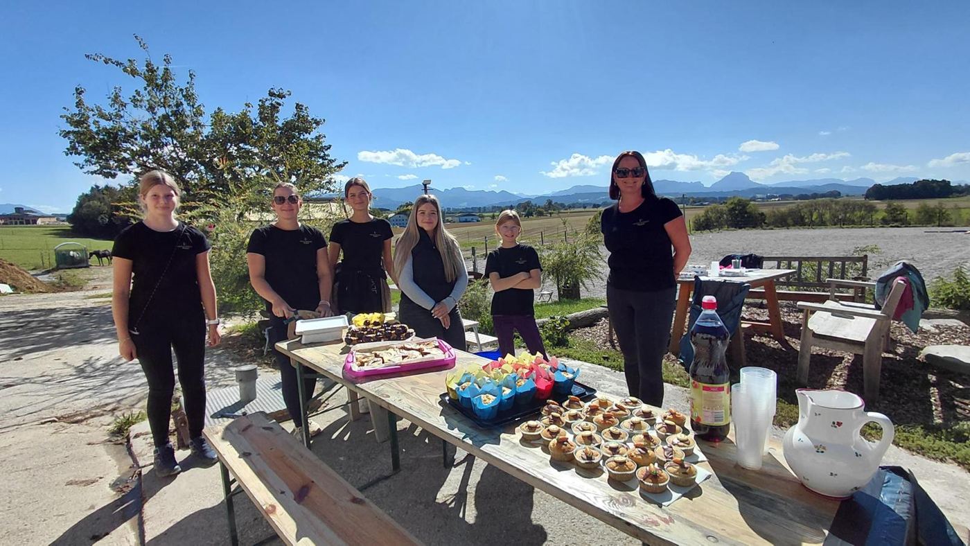 Kuchenbuffet vom Betreuerteam
